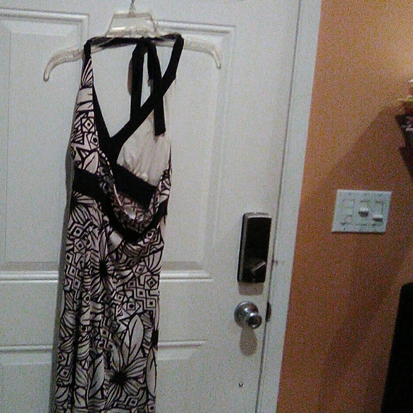 Dress - Picture 5 of 6